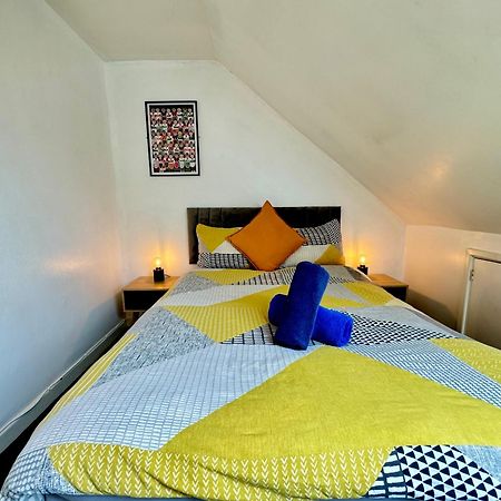 Space For Groups, 10 Mins From Queen St! Cardiff Kültér fotó