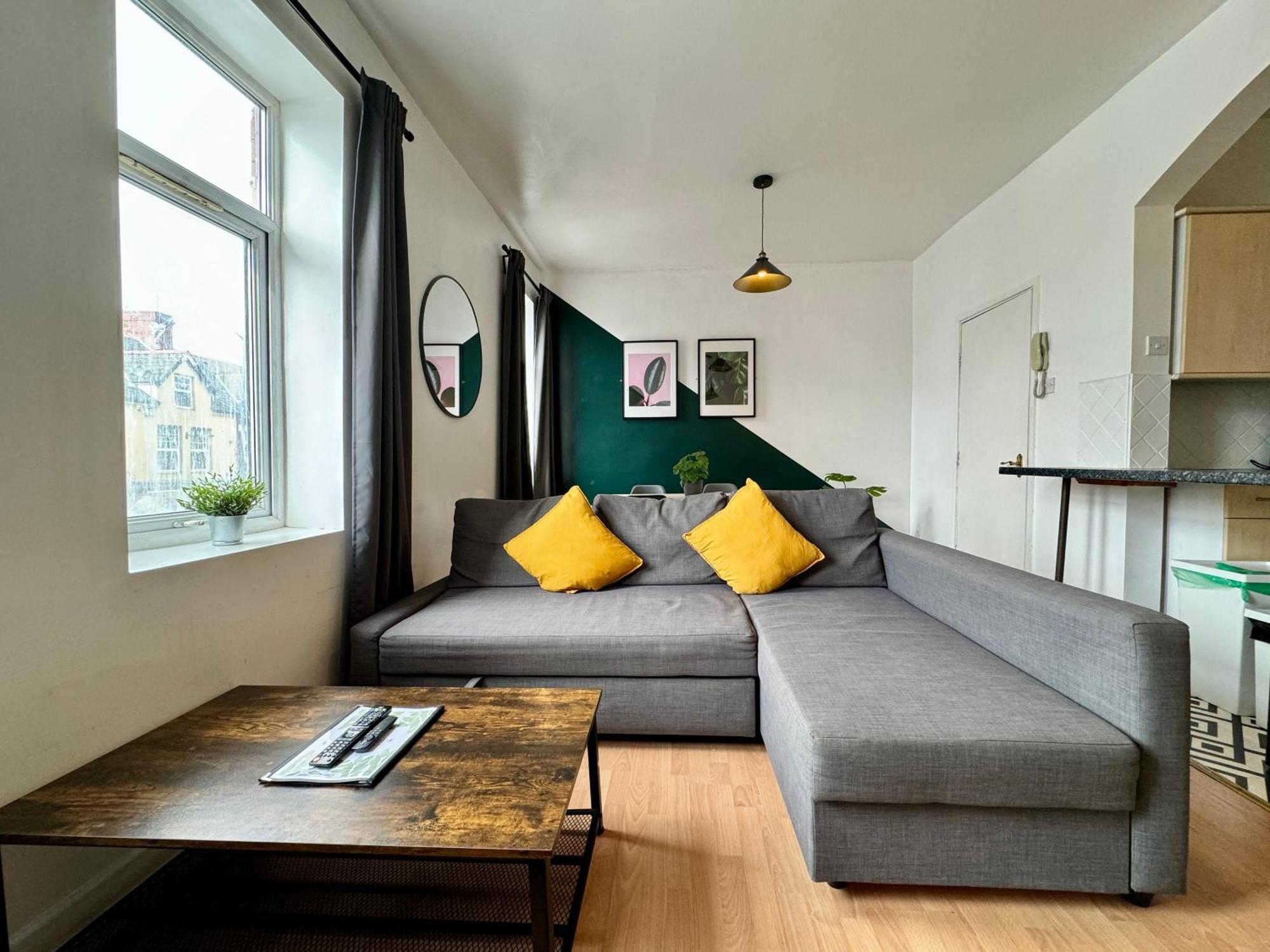 Space For Groups, 10 Mins From Queen St! Cardiff Kültér fotó