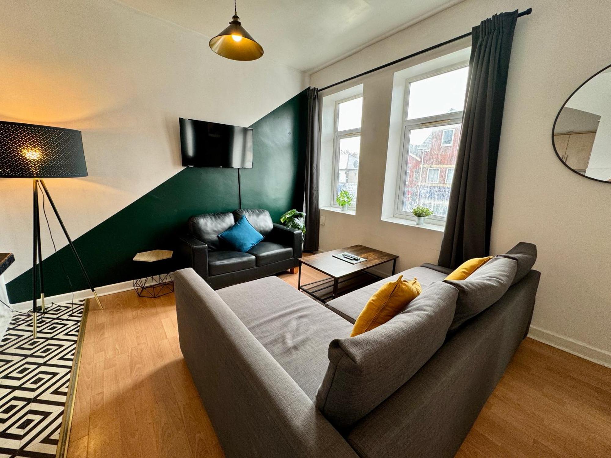 Space For Groups, 10 Mins From Queen St! Cardiff Kültér fotó